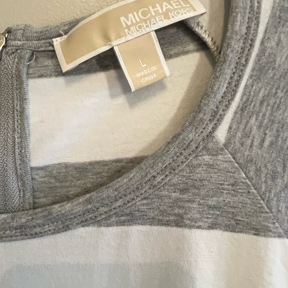 MICHAEL Michael Kors Gray And White T-Shirt Dress Size Large - Picture 3 of 7